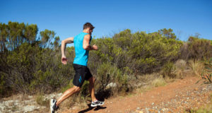 Бег в гору: польза, особенности и варианты тренировок