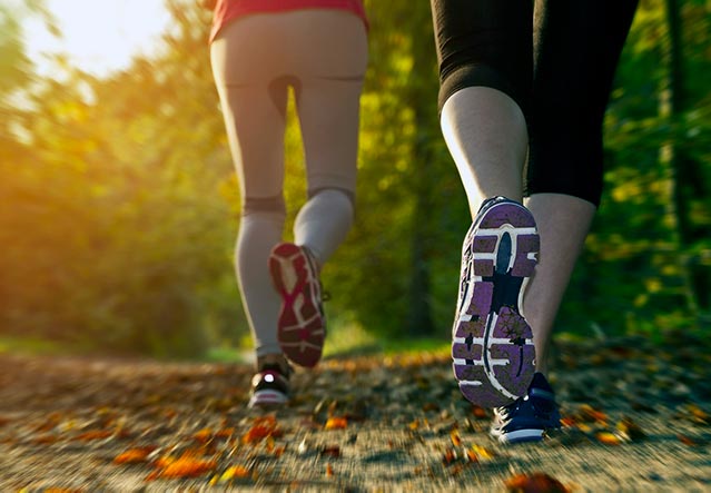 С чего начать бегать и как бегать правильно, какие упражнения подходят новичкам? Тренер высказался