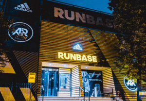 Adidas Runbase: что это, как проходят тренировки, и как туда попасть