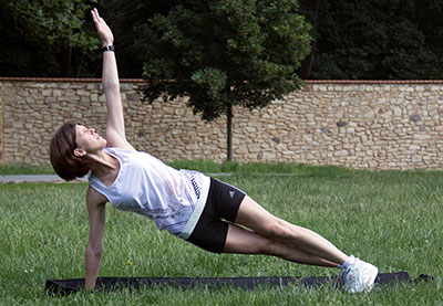 Упражнение для боковых мышц тела