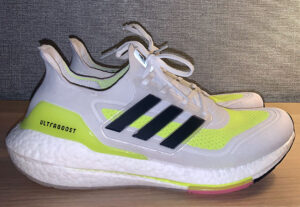 Adidas UltraBoost 21: обзор обновлённой модели популярных «бустов»