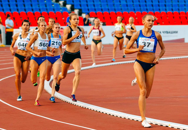 Константин Холмогоров и Александра Гуляева стали лучшими на чемпионате России в беге на 800 метров