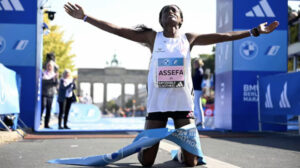 Тигист Ассефа новый мировой рекорд на марафоне