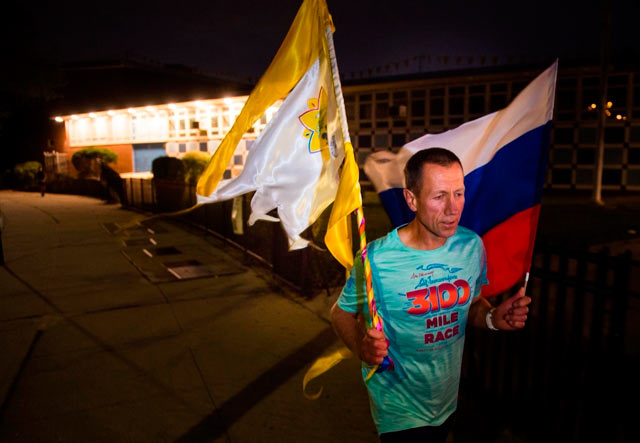 Николай Дужий: как финишировать и побеждать на самом длинном забеге в мире на 3100 миль 